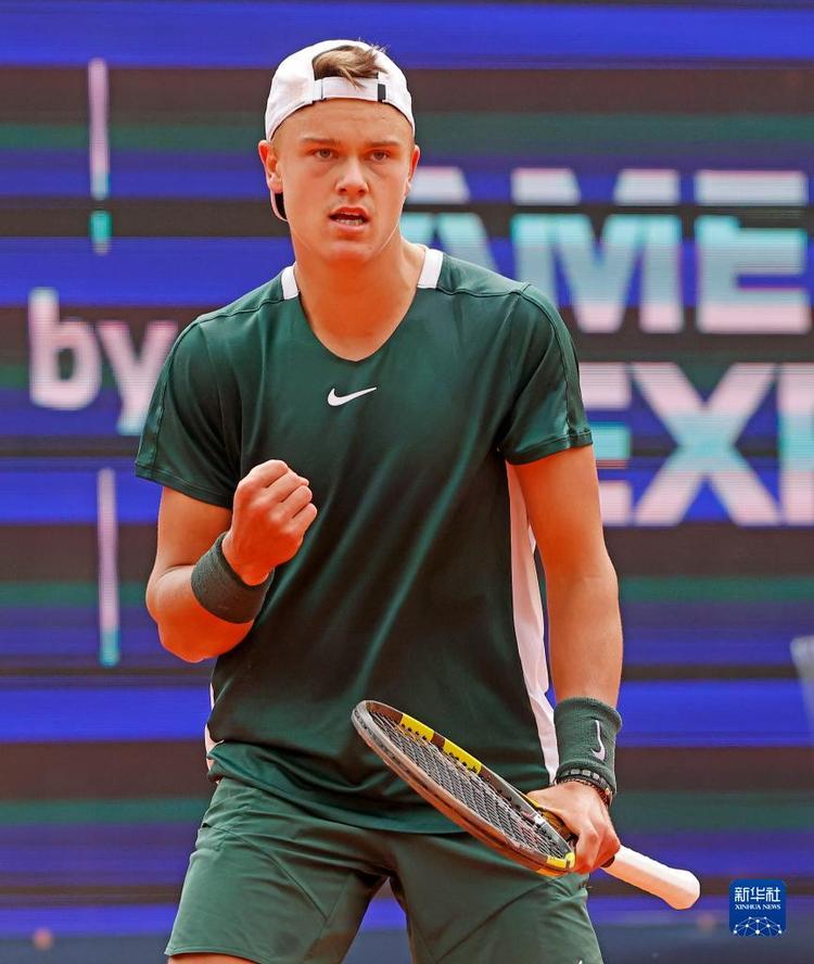 使得伤病对 使得伤病对