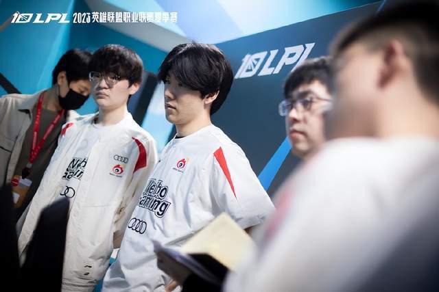 年来受到越 年来受到越