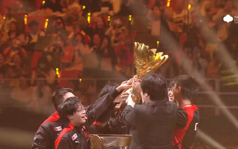 镰田大地：我预计玻利维亚会收缩防守，我们需要打出威胁进攻